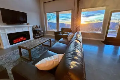 Barndo with View (Ada Friendly)