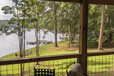 Image de Beautiful view, great location - Dock and Fire Pit - 3br/2ba, Ideal for Families