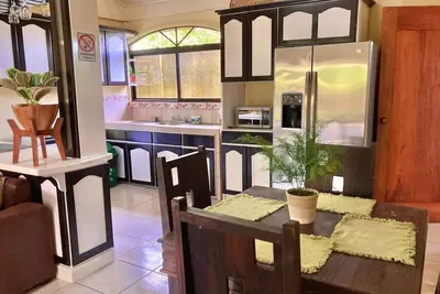 Image de Hot Spring Villa - Comfy and Central Location!