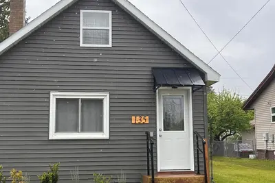 Image de Cozy retreat in a quiet neighborhood.