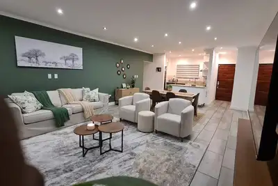 Image de Krjsa Townhouse- Bryanston \nCentrally located to shopping Malls and nightlife.