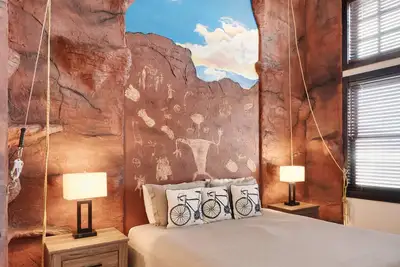 Image de Unique Downtown Rental - La Dolce Vita Villas #5