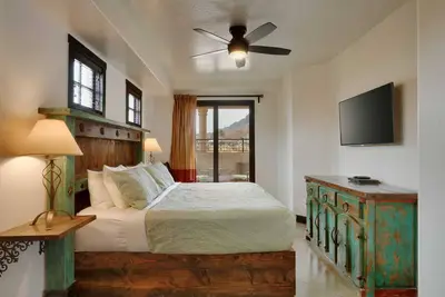 Luxury Downtown Rental (Pet Friendly) #7