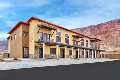 Image de Luxury Downtown Rental (Hot Tub/Pet Friendly) #11