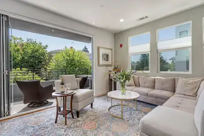 Luxury Condo in Napa Downtown