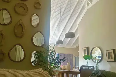 Image de Cozy Oasis in Draxhall Beach Access & Top Attractions Nearby