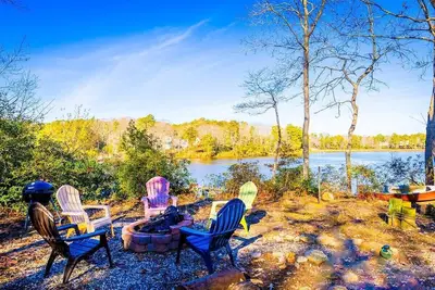 Image de Waterfront Getaway with Game Room, Kayaks, Perfect for Families