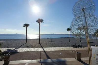 Image de Exceptionnel, Cote D'Azur, Les Pieds Dans L'Eau!