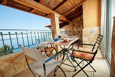 Image de Villas Cavo Marathia - Familien-apartment mit Meerblick und Pool in Traumlage