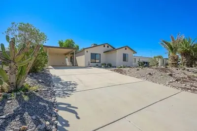Image de Steps away from the River, very quiet neighborhood,