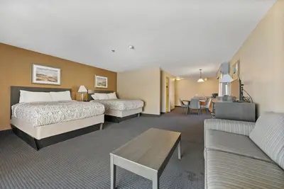Image de Family Suite at Bayshore Resort Put-in-Bay