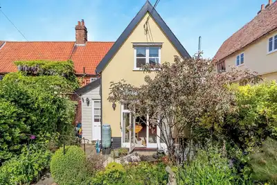 Image de A truly charming character cottage in the heart of a traditional Suffolk village.