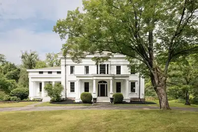 Image de Private historic Hudson home on 20 acres with pool