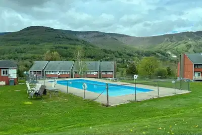 Image de 2br Mountain View Home with Pool & 3 mins to Ski Slopes