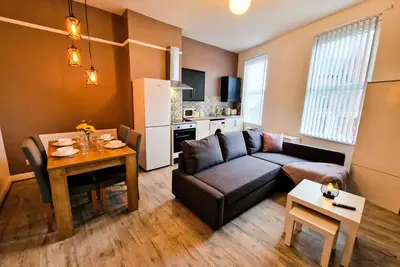 Image de Nice and comfy apartment, close to stadiums and city centre