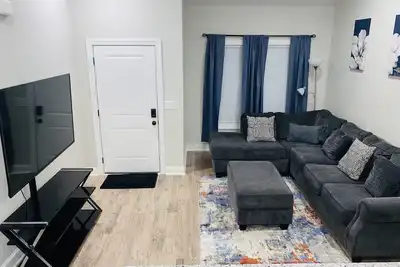 Image de Brand New Everything Pond 65' Tv Spacious One Level