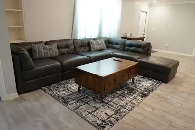 Image de Spacious Home with Luxury Finish
