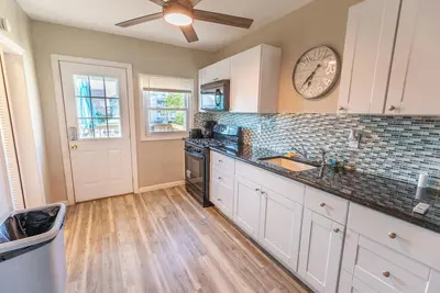 Image de Seaside Summer Beach Rental - Second Floor. Pet Friendly. Discounts Available.