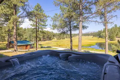 Image de Pondside Lodge: Hottub + Sauna + Firepit + Game Room
