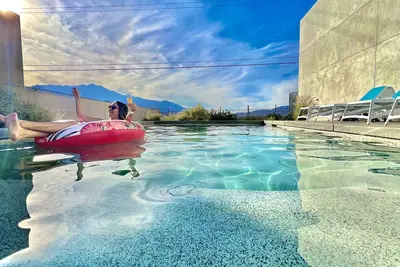 Image de ~Desert Serenity ~ healing salt water pool & spa