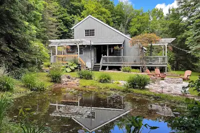 Image de Designer Chalet with Hot Tub and Fire Pit