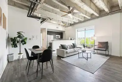 Image de Stay in the Heart of Downtown!