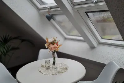 Image de Gemütliche Ferienwohnung Direkt am Königlichen Kurpark und Nahe dem Wald