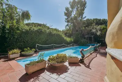 Ideal for groups walking distance from beach