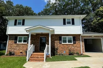 Image de Cozy suburban home only 5 mins from downtown Spartanburg.