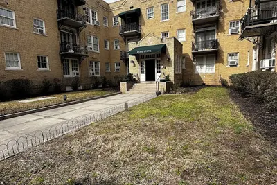 Image de Gorgeous, newly renovated condo with balcony!