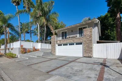 Image de 3br 2ba Orange County Gem with Lake and Pool Access