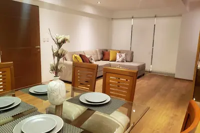 Image de Spacious & modern 3 bedroom, 3 blocks from the Ocean & 5 min walk to Love Park