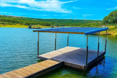 Image de Waterfront Retreat: 2 Homes Pool Bbq & Playhouse