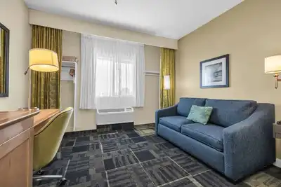 Image de Ensuring a Very Comfortable & Memorable Stay, Pets Allowed, Near Southwood Park!