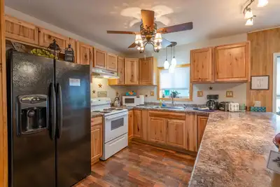 Image de Inclusive Family Mountain Retreat, Walk to Town, Large Fenced Yard
