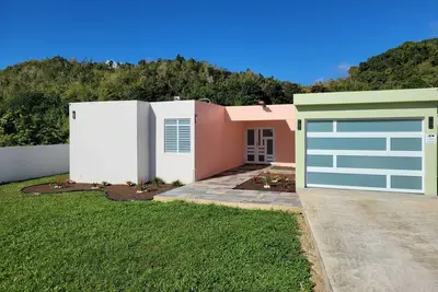 Image de Boutique style, modern and spacious home!