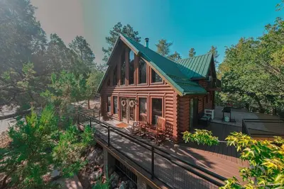 Image de Vevee's Pine A-Frame Retreat