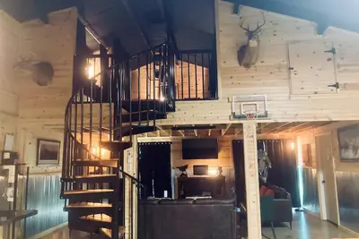 Image de A beautiful newly renovated Barndominium located on the Arkansas River.