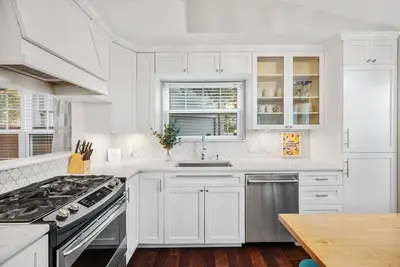 Image de Milwood Retreat:  30 Day Min, Apple, The Domain, High Tech Corridor