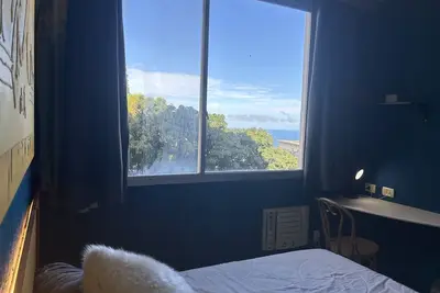 Image de Blue Studio \"Da cor do Mar\" un endroit avec tout pour profiter de la région.