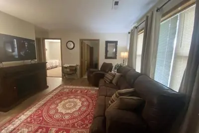Image de R Place - Peaceful and quiet apartment! \nEasy access to all surrounding area.