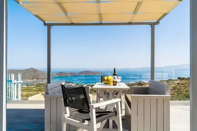 Image de Stylish Sea View Villa, A/C, Private Pool, Panoramic Vistas - Just 4 mins drive from Elounda!