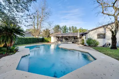 Image de 7 Mi to Disney World: Orlando Home w/ Private Pool