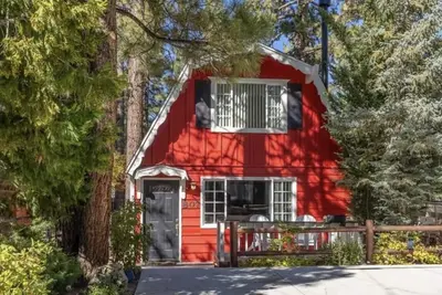 Image de Walk to Oktoberfest! Cute, Clean Cabin w/Ac