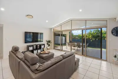 Image de 4 Bedroom Spacious Cozy Family Retreat @ Parkinson