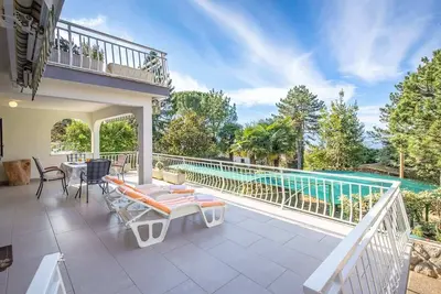 Image de Appartement d'une chambre avec la terrasse Njivice, Krk (A-21868-a)