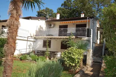 Image de Appartement d'une chambre avec la terrasse Njivice, Krk (A-21870-a)