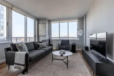 Image de Fab Midtown West 2br w/ Gym & Roofdeck, nr River & Museum, by Blueground