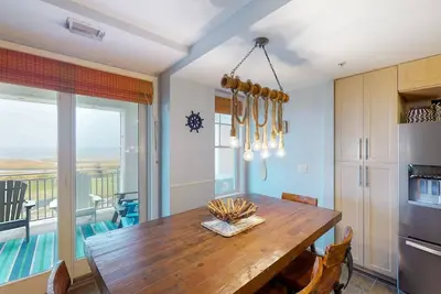 Image de Sojourn's Penthouse 4 Br Sanctuary Condo