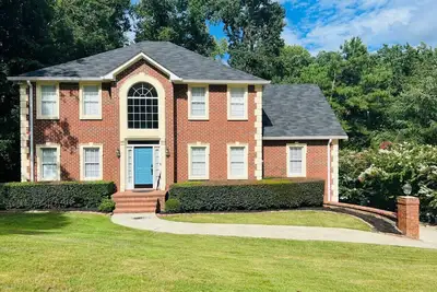 Image de Spacious Retreat 5b/2. 5b with 4 King beds & Ev Charger